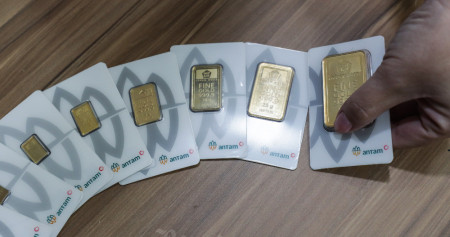 Menabung Emas Fisik: Strategi Cerdas Menjaga Nilai Kekayaan di Tengah Ketidakpastian 3 Emas antam 1 2 3 5 10 25 50 100 AmiraGold24